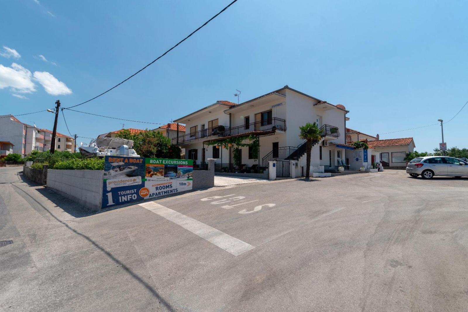 Apartman Karmen Trogir Buitenkant foto