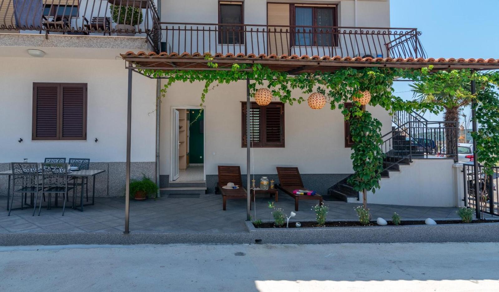 Apartman Karmen Trogir Buitenkant foto